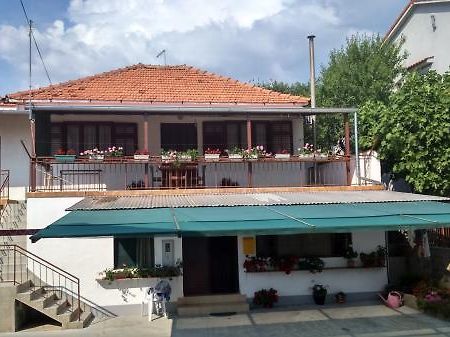 Apartmani Petra Pakoštane 外观 照片
